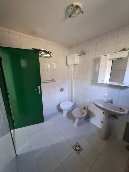 Okolne lokacije | 4zida.rs