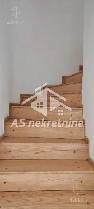 Šestosoban stan | 4zida