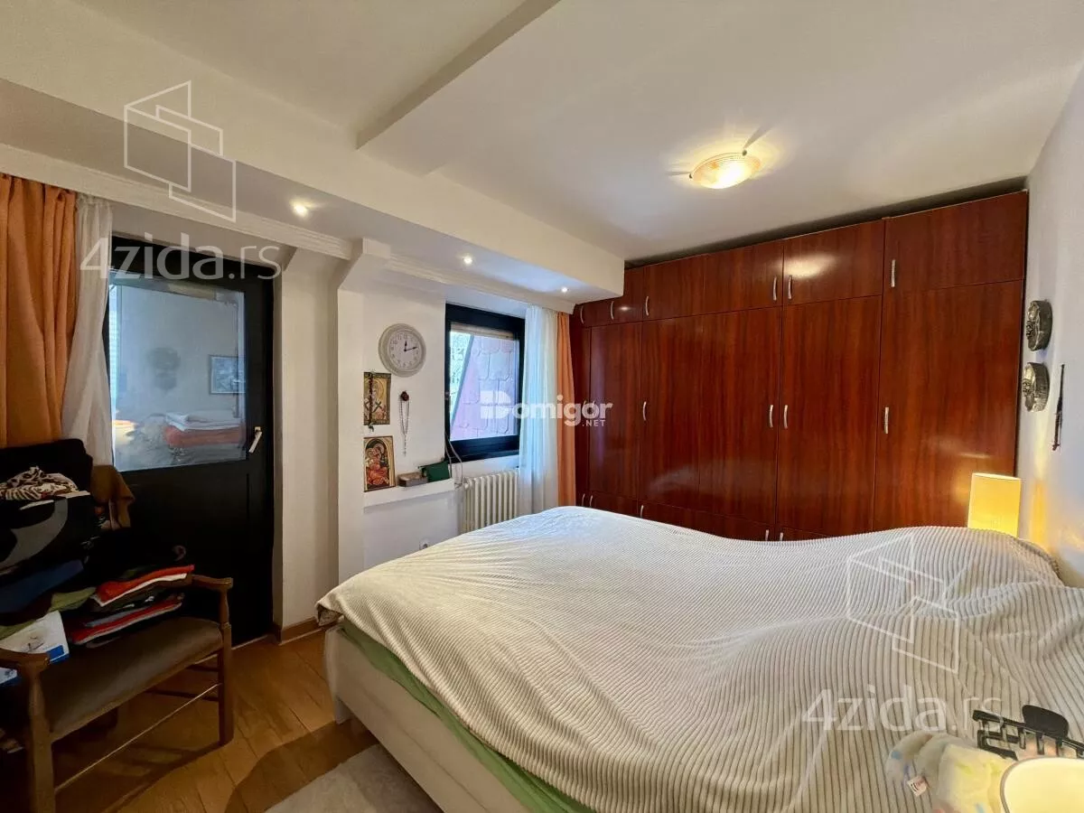 Četvoroiposoban stan | 4zida