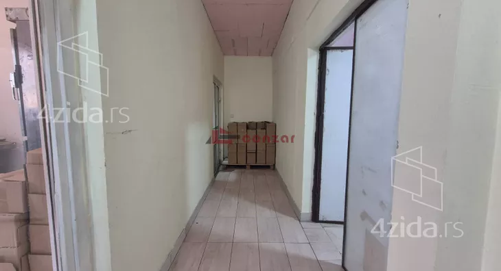 Poslovna zgrada | 4zida