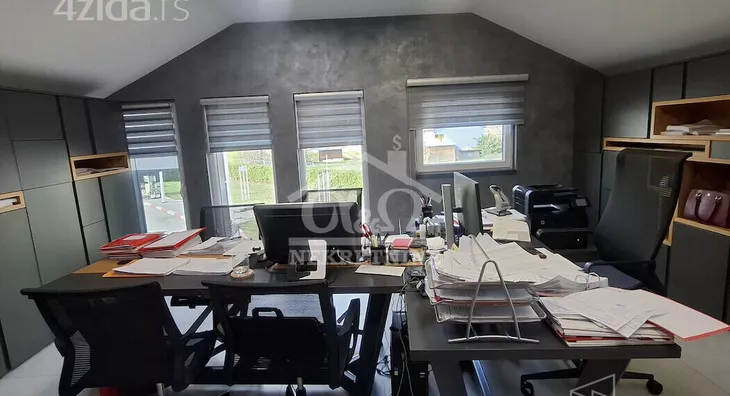 Poslovna zgrada | 4zida