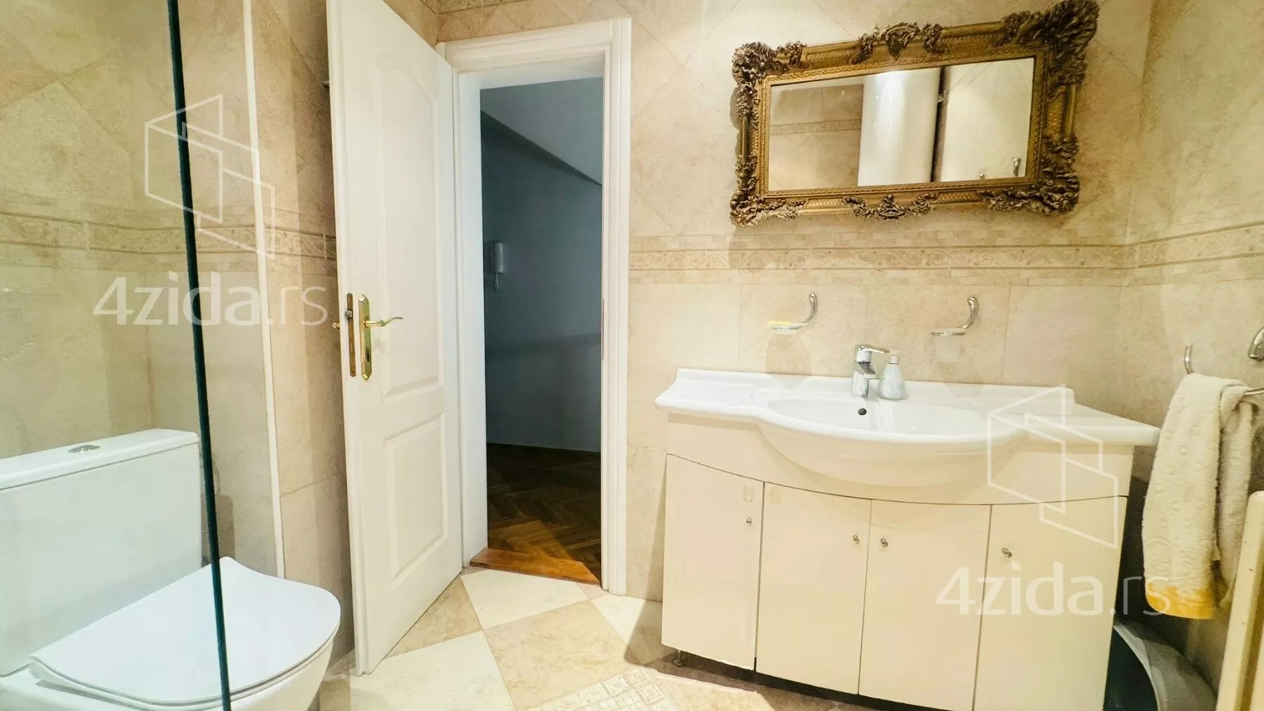 Četvoroiposoban stan | 4zida