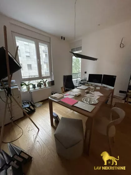 MAKSIMA GORKOG | 4zida.rs