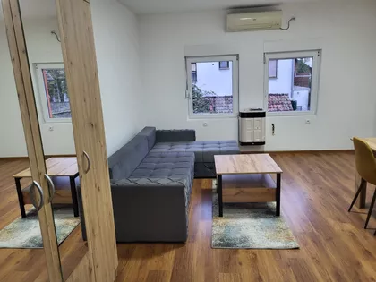 Jug Bogdana 7 | 4zida.rs