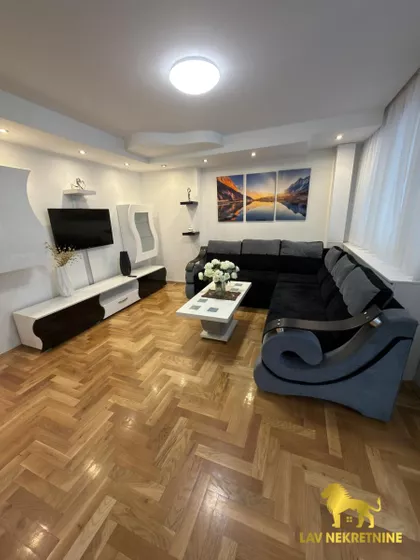 NARODNOG FRONTA | 4zida.rs