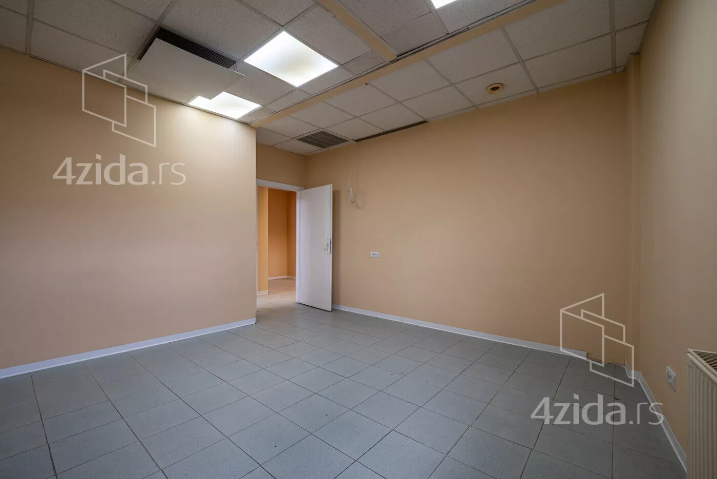 Poslovna zgrada | 4zida