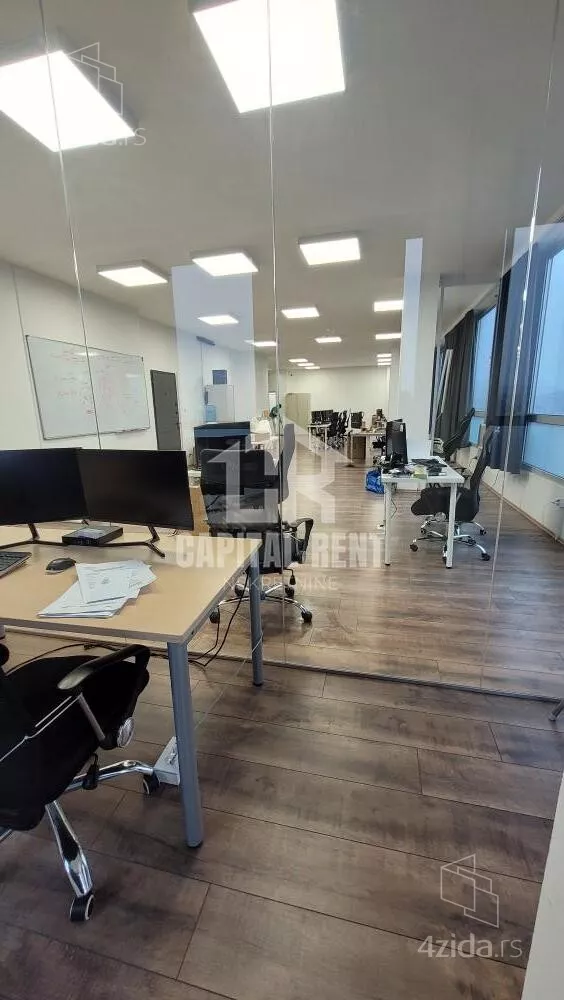 Poslovna zgrada | 4zida