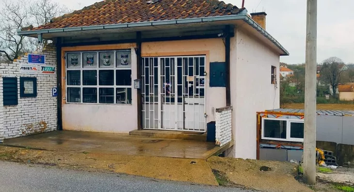 Poslovna zgrada | 4zida