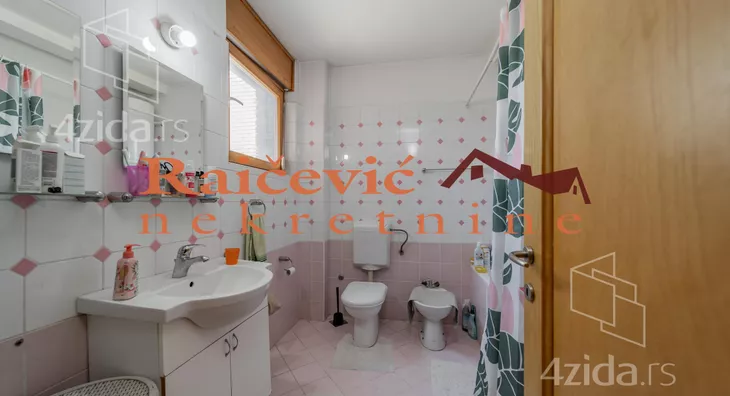 Petosoban stan | 4zida