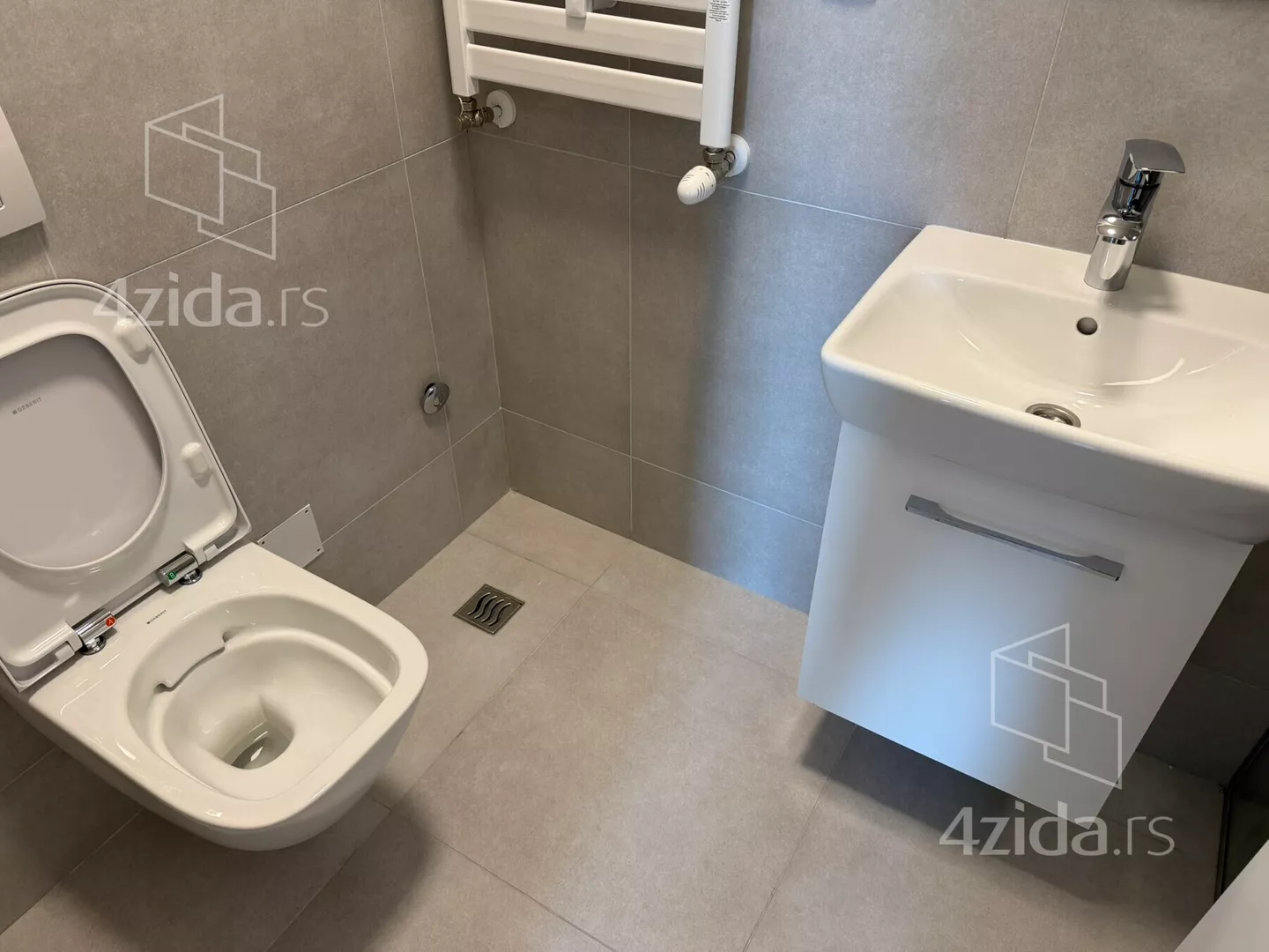 Troiposoban stan | 4zida