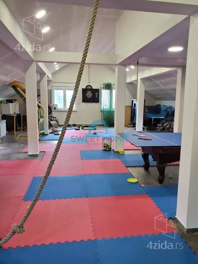 Troiposoban stan | 4zida