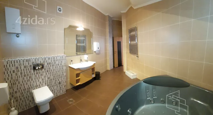 Petosoban stan | 4zida