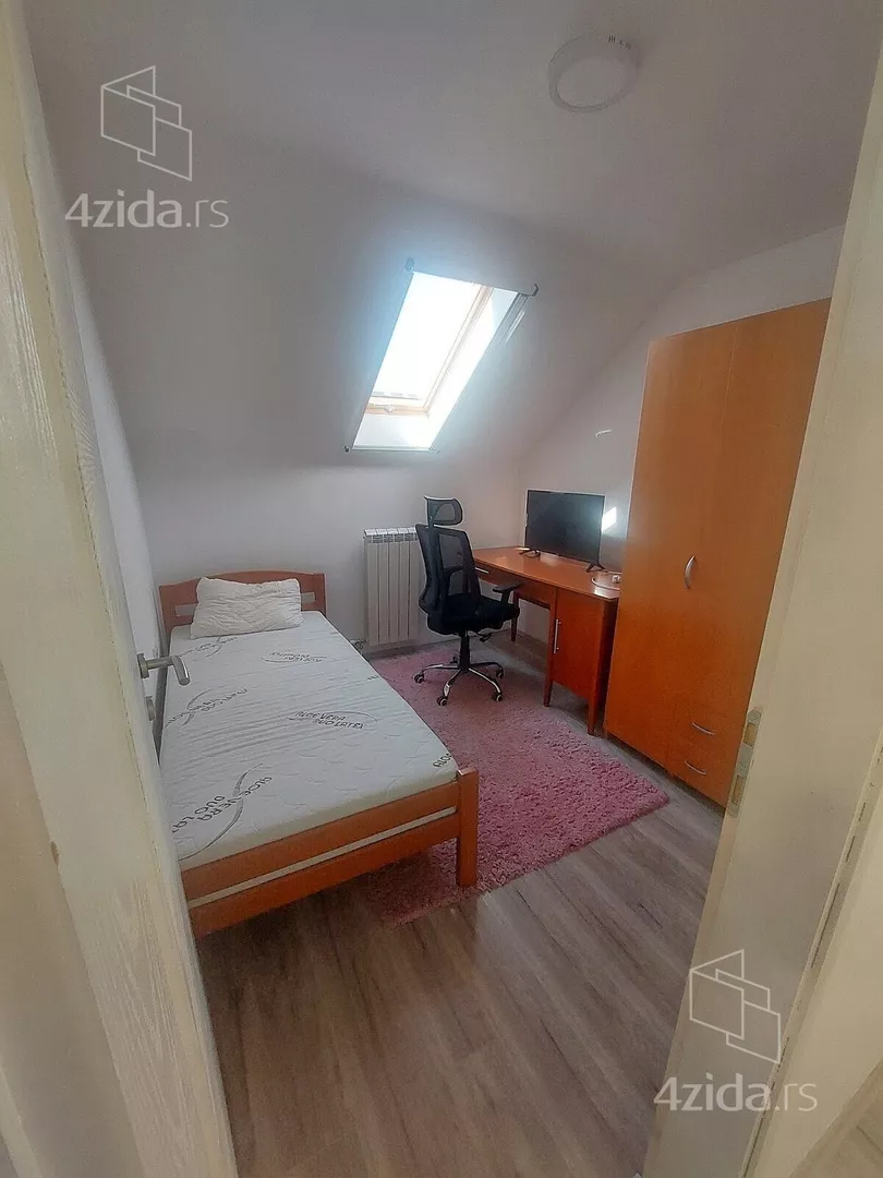 Četvoroiposoban stan | 4zida