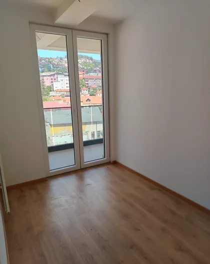 Kneza Lazara 35 | 4zida.rs