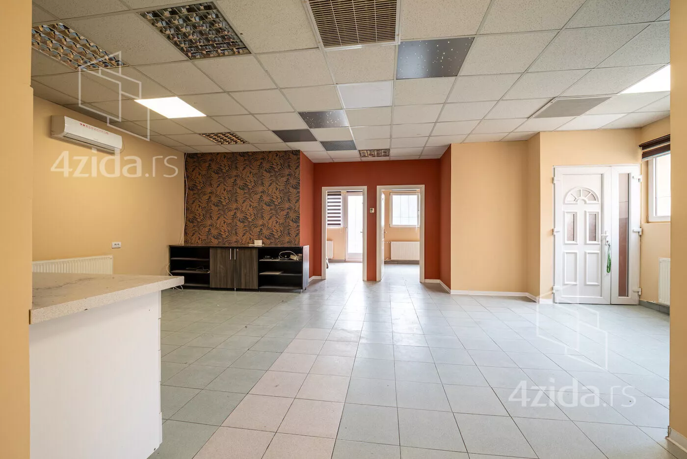 Poslovna zgrada | 4zida