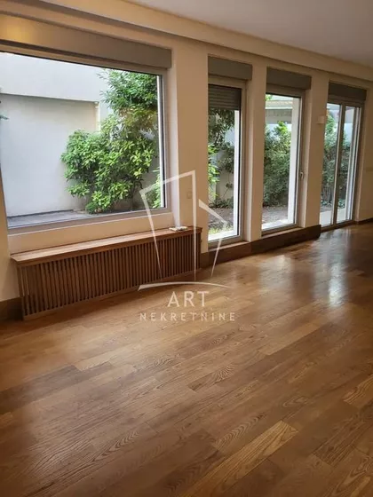 Mome Kapora | 4zida.rs