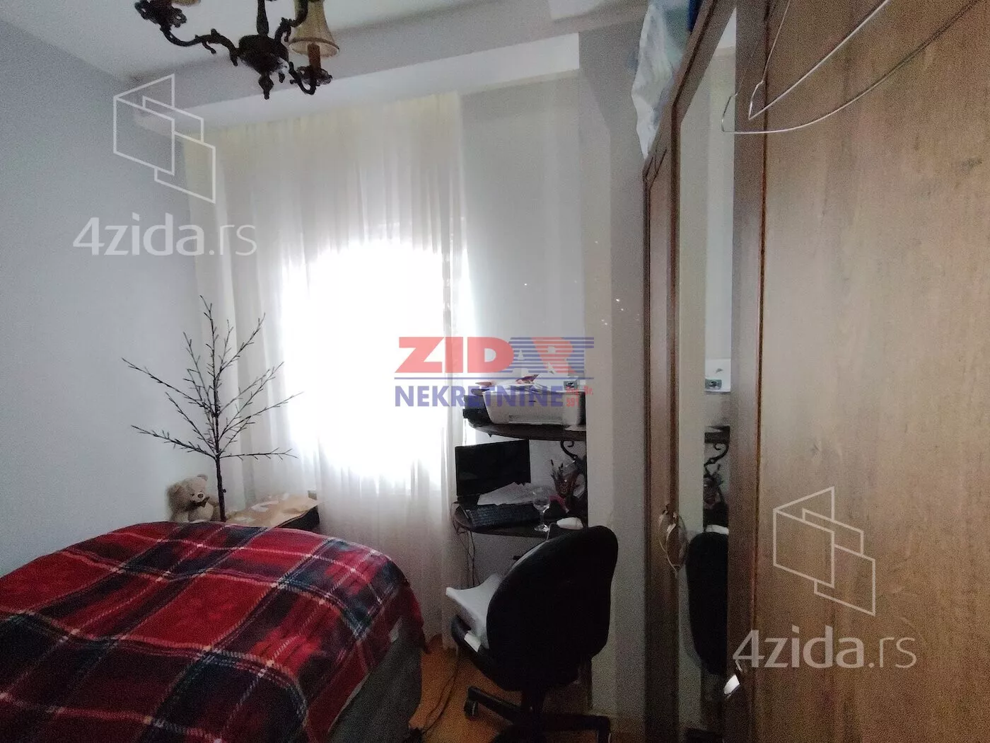 Jednoiposoban stan | 4zida