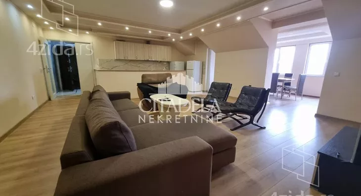 Petosoban stan | 4zida