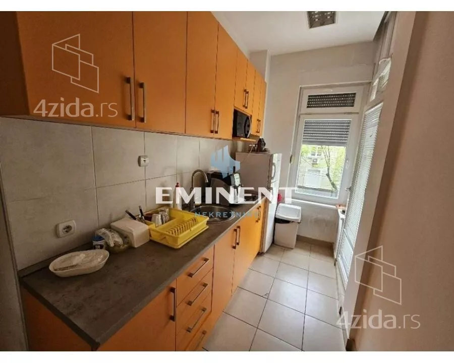 Četvoroiposoban stan | 4zida