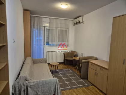 Lovćenska | 4zida.rs