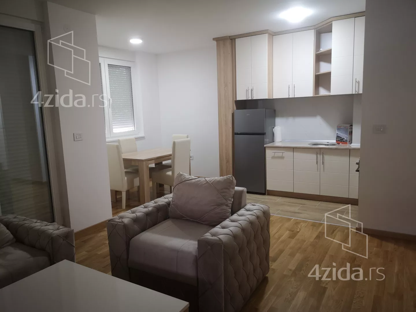Jednoiposoban stan | 4zida
