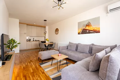 Miletićeva 7 | 4zida.rs