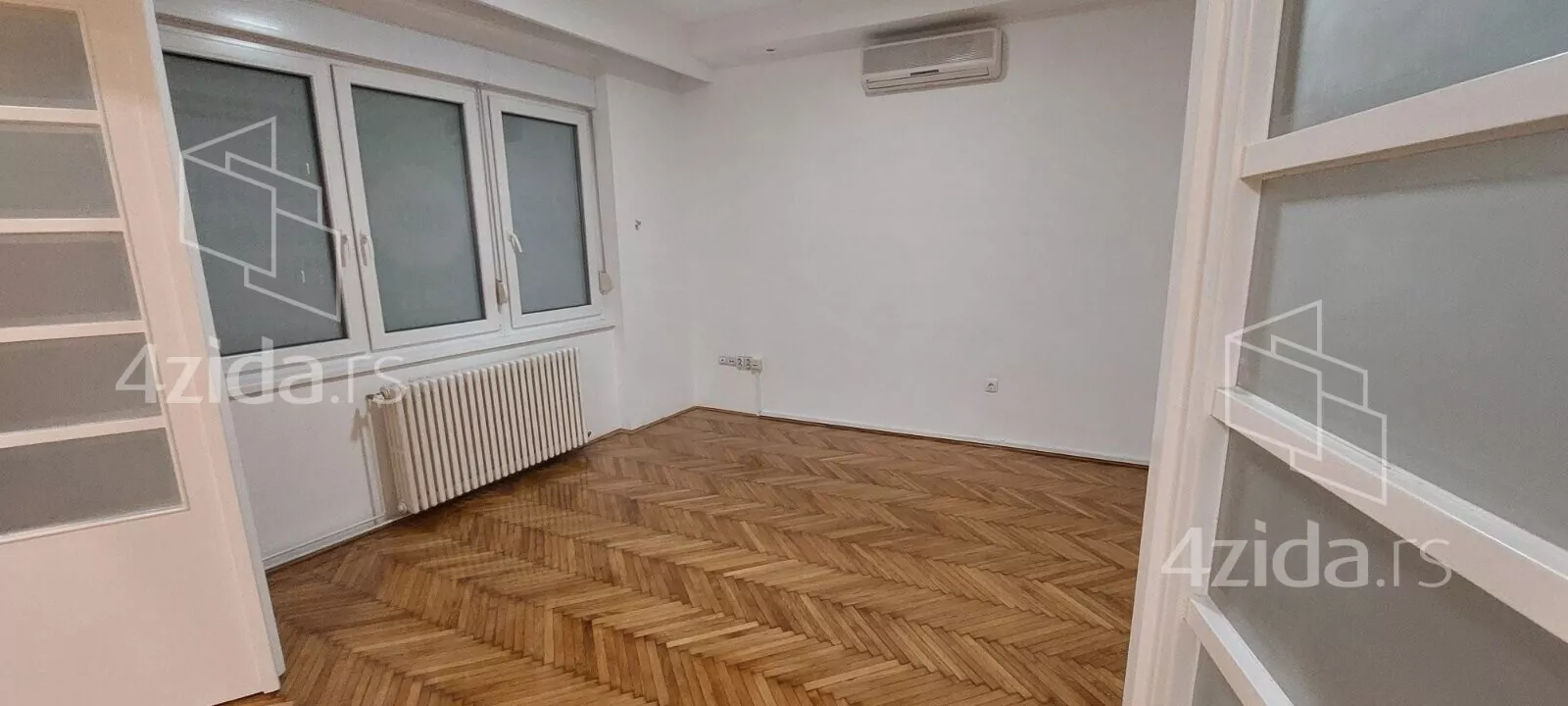 Poslovna zgrada | 4zida