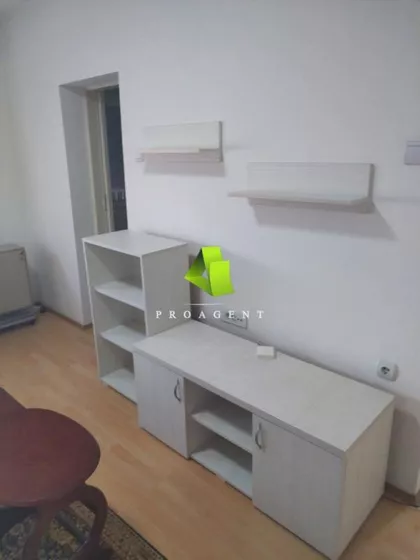 Crveni Pevac | 4zida.rs