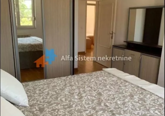 Četvoroiposoban stan | 4zida