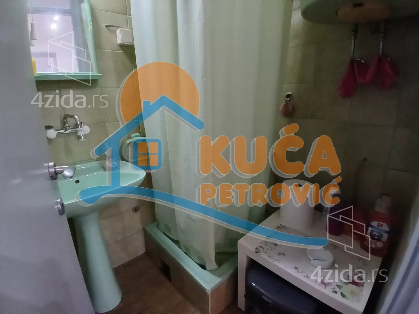 Lokal | 4zida