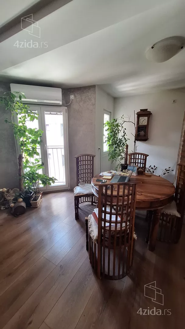 Petosoban stan | 4zida