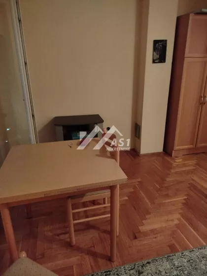 Feješ Klare | 4zida.rs