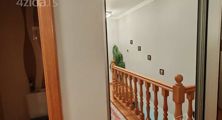 Četvoroiposoban stan | 4zida