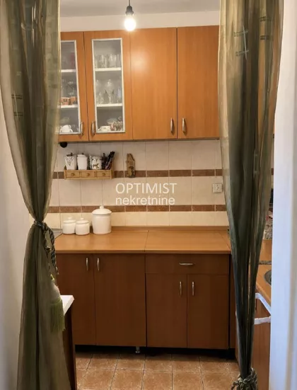 Ustanička | 4zida.rs