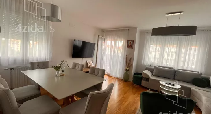 Petosoban stan | 4zida