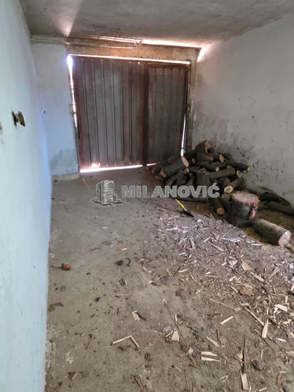 Okolne lokacije | 4zida.rs