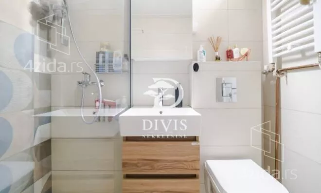 Četvoroiposoban stan | 4zida