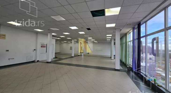 Poslovna zgrada | 4zida