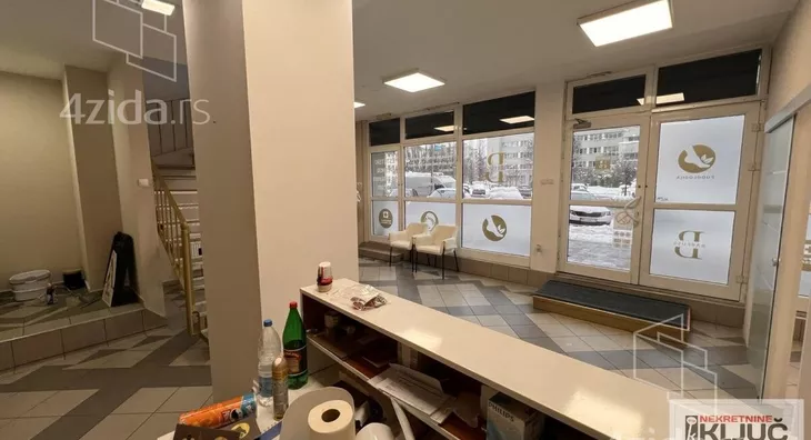 Poslovni prostor | 4zida