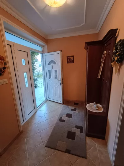 Petra Drapšina | 4zida.rs