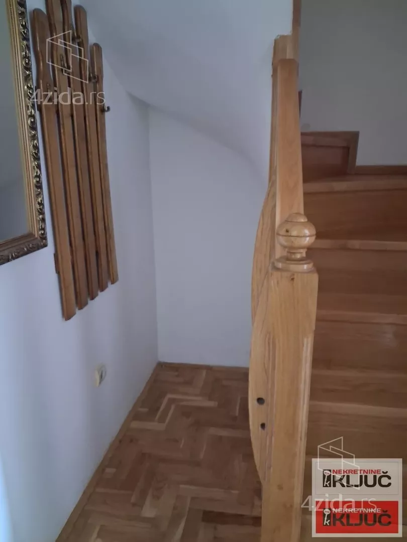 Četvoroiposoban stan | 4zida