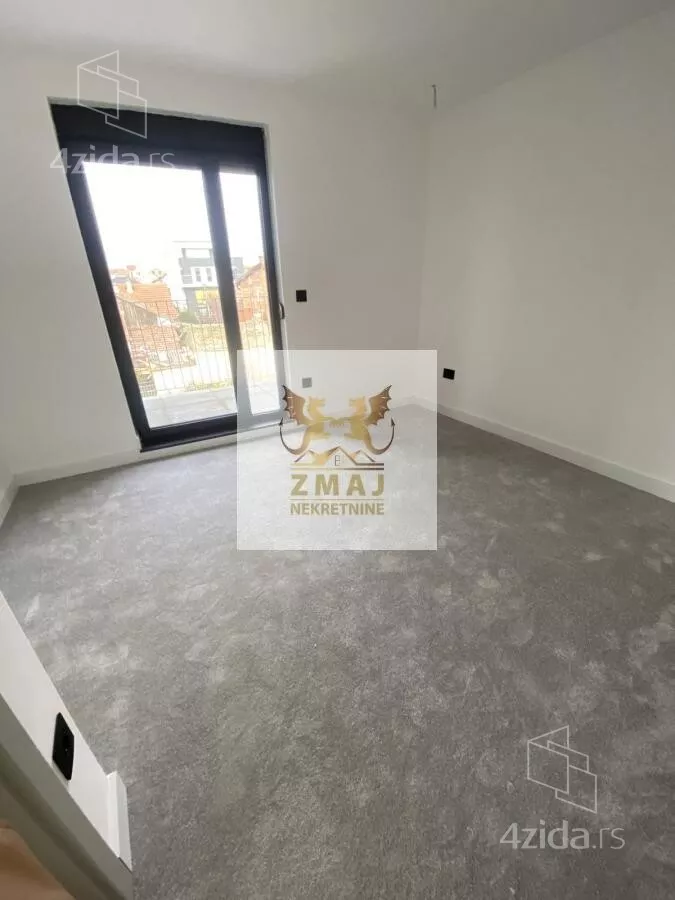 Petosoban stan | 4zida