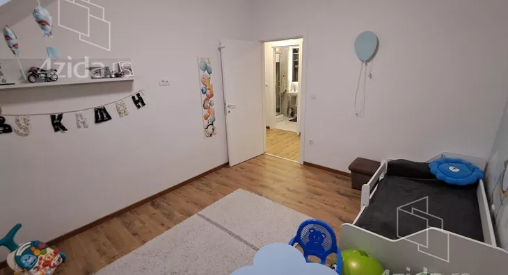 Četvoroiposoban stan | 4zida