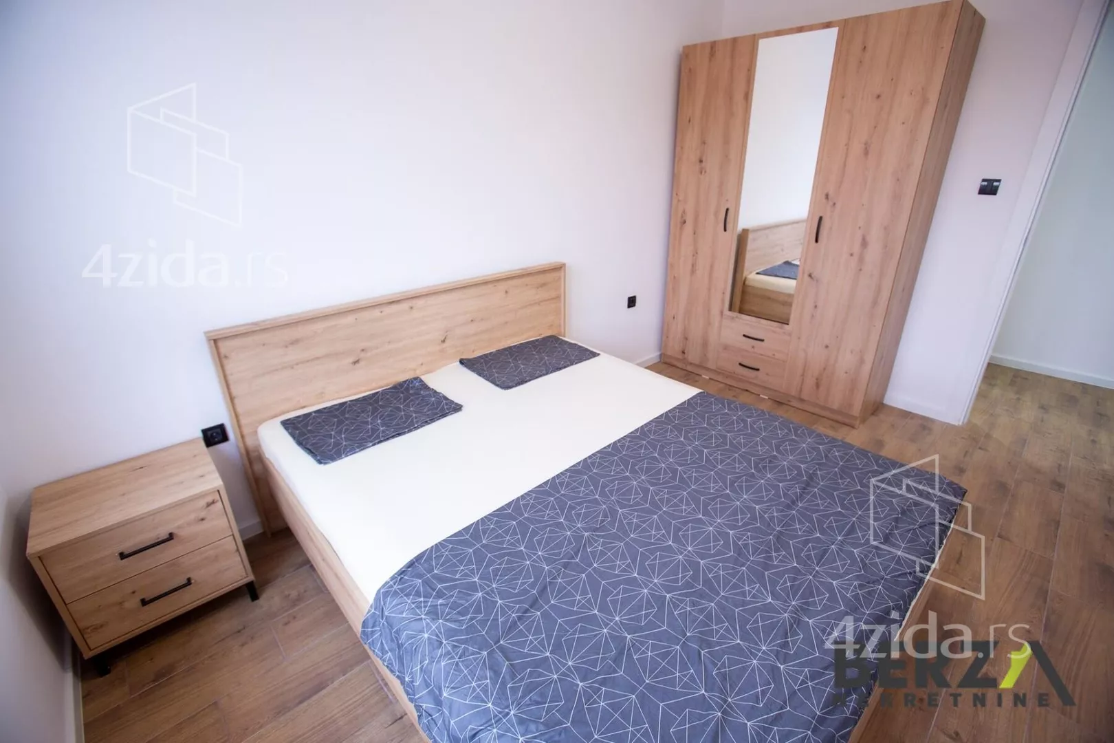 Dvoiposoban stan | 4zida