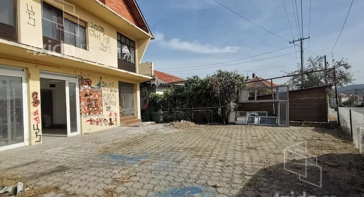 Lokal | 4zida