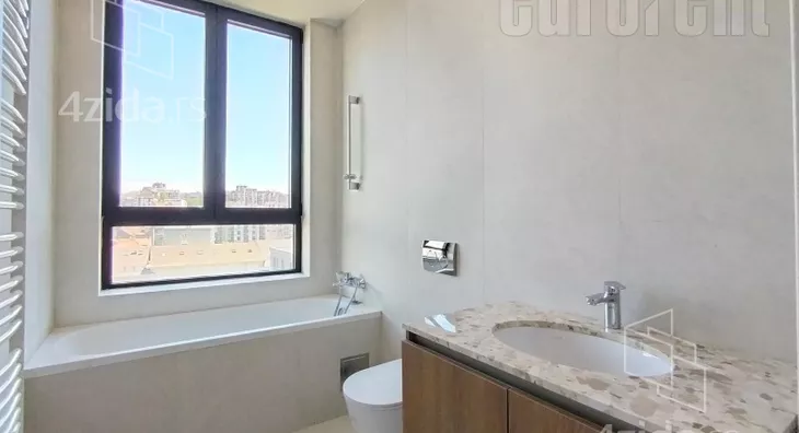 Petosoban stan | 4zida