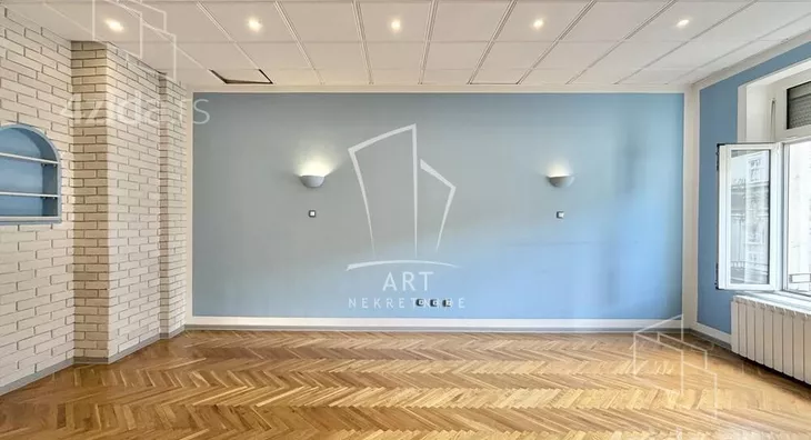 Četvoroiposoban stan | 4zida