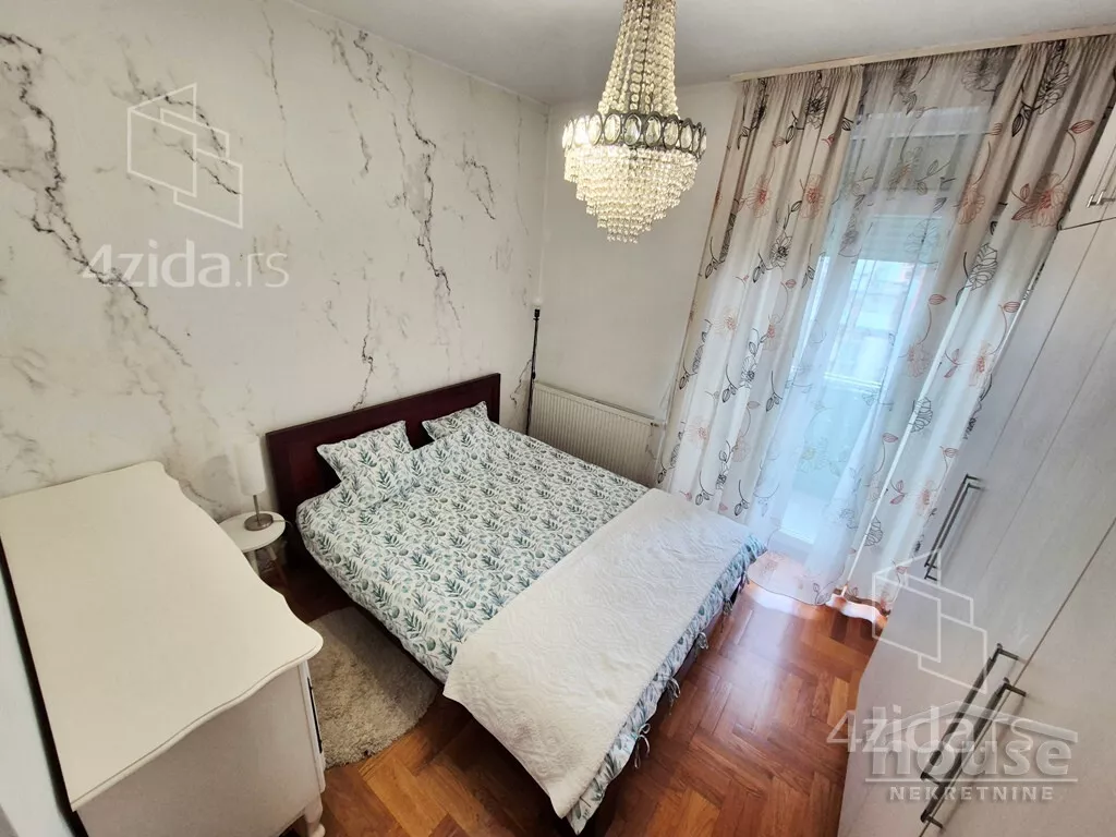 Šestosoban stan | 4zida