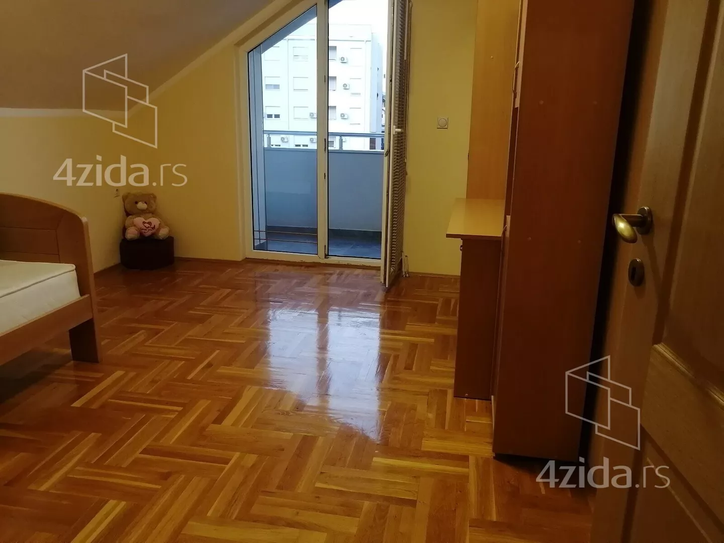 Četvorosoban stan | 4zida