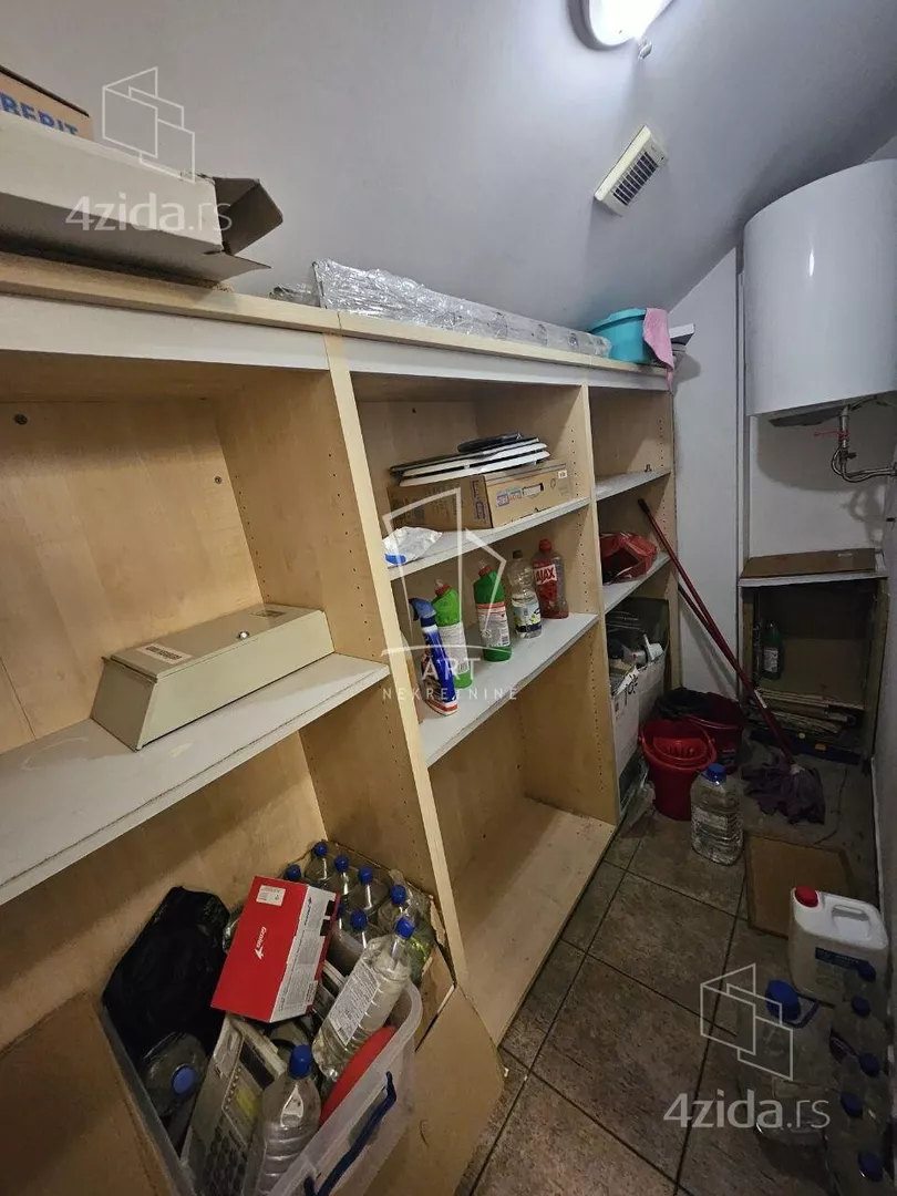 Poslovni prostor | 4zida